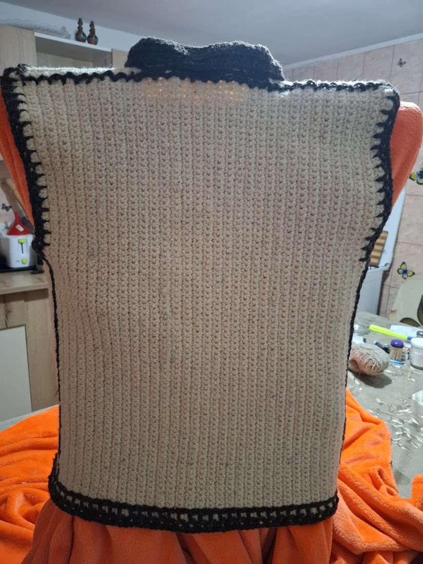 Vesta din lana de oaie 100%