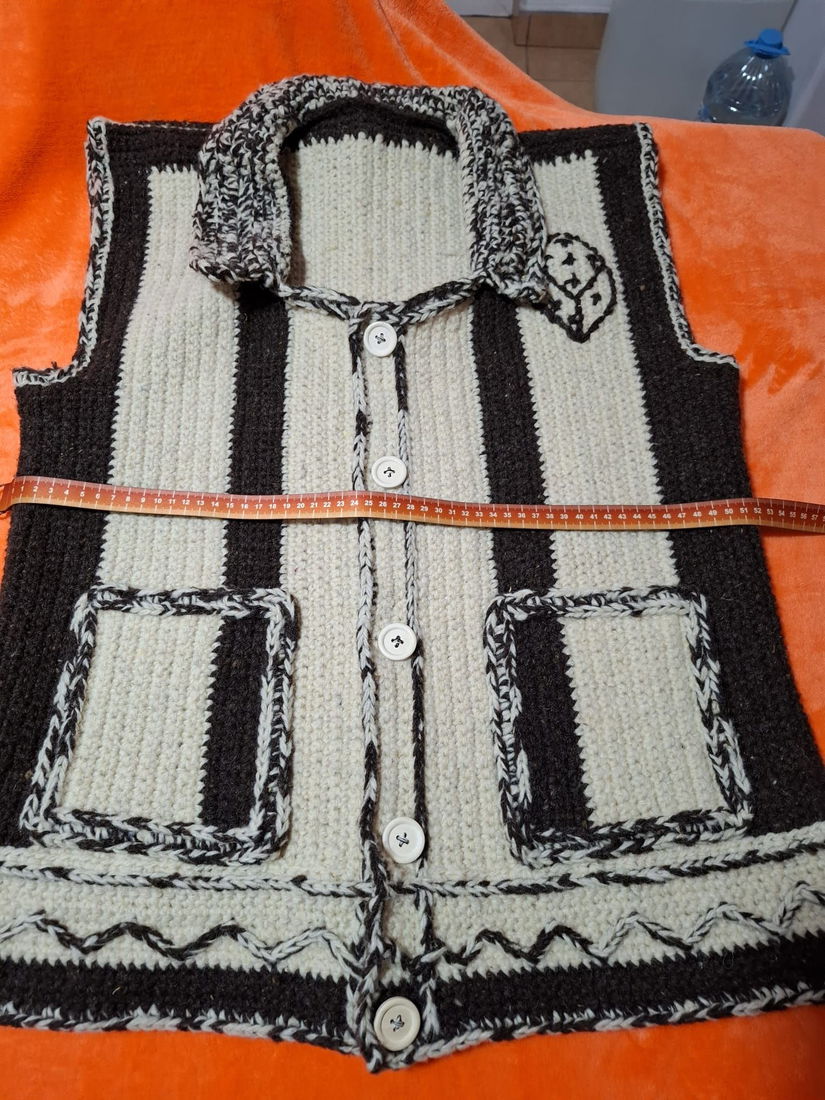 Vesta din lana de oaie 100%