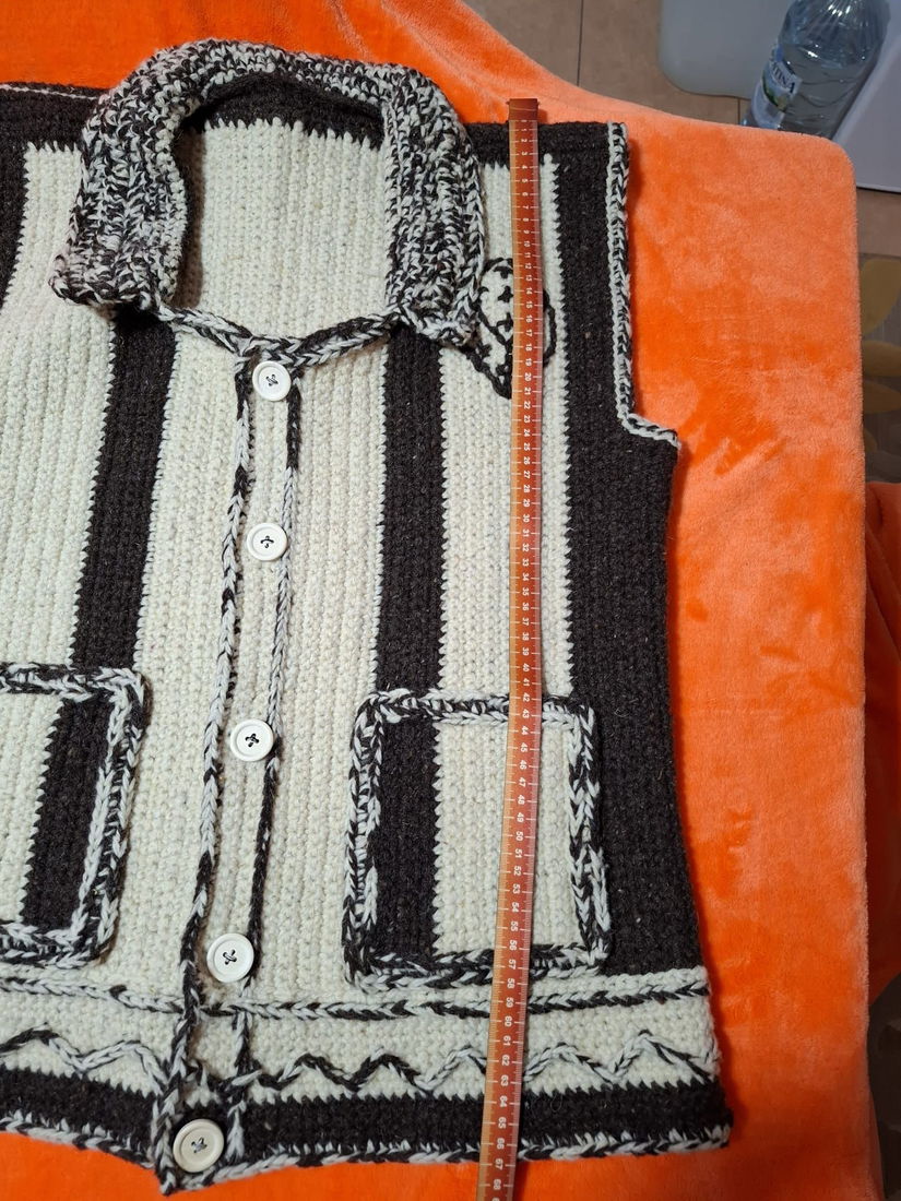 Vesta din lana de oaie 100%