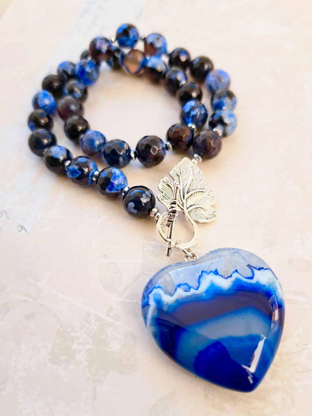 Colier inima agate negre & albastru electric