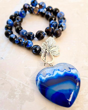 Colier inima agate negre & albastru electric