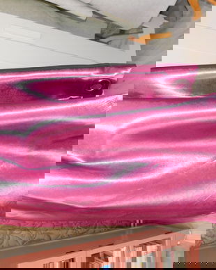 4  draperii noi , opace , saten  , culoare deosebita, pret  afisat pentru 2