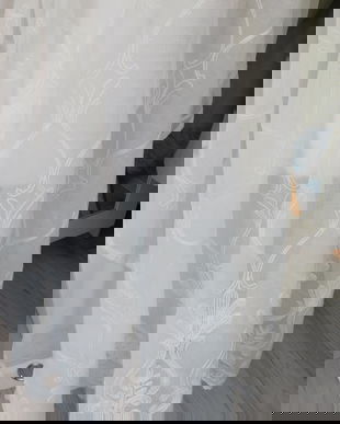 2  perdele  aplicatii  brodate la masina , albe ,  transparente, inele