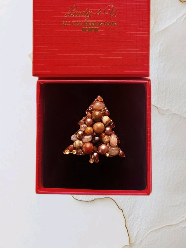 Brosa brad cu pietre semiprețioase Jasp, onix, piatra soarelui, granat, jad, cameol-model UNICAT broșă handmade - idei cadou Crăciun