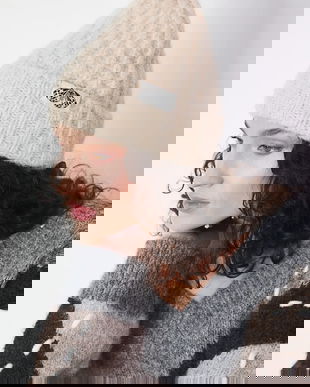 Medicine caciula culoarea bej