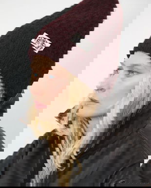 Medicine caciula culoarea bordo