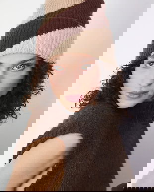 Medicine caciula culoarea bej