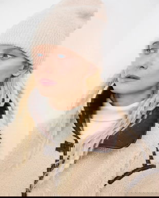 Medicine caciula culoarea bej