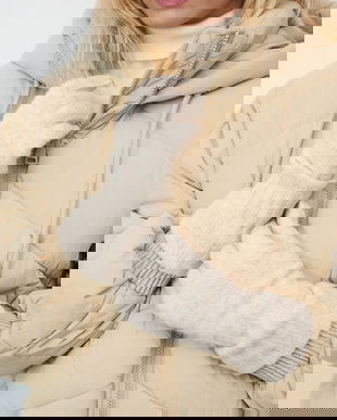 Medicine manusi culoarea bej