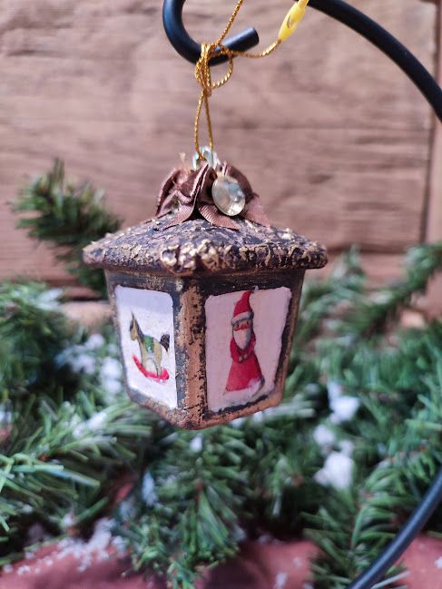 Ornament de Crăciun în formă de felinar lucrat manual, stil rustic