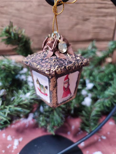Ornament de Crăciun în formă de felinar lucrat manual, stil rustic