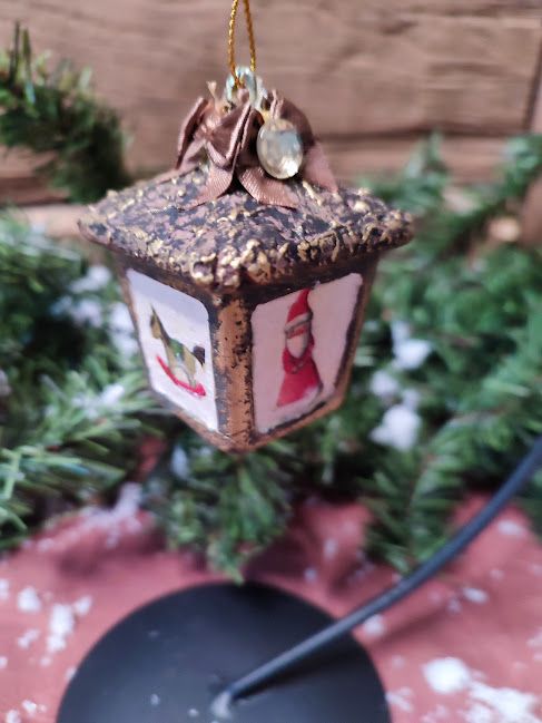 Ornament de Crăciun în formă de felinar lucrat manual, stil rustic