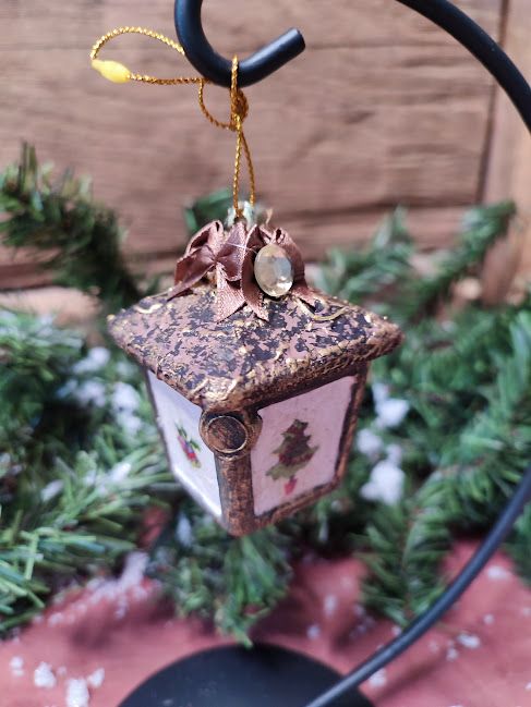 Ornament de Crăciun în formă de felinar lucrat manual, stil rustic