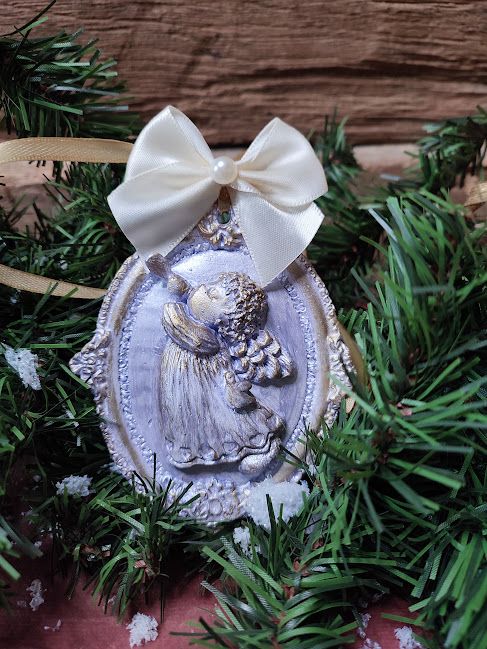 Ornament angelic de Crăciun turnat manual din pulbere ceramică