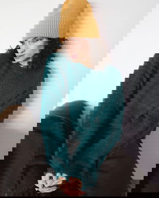 Medicine caciula culoarea galben