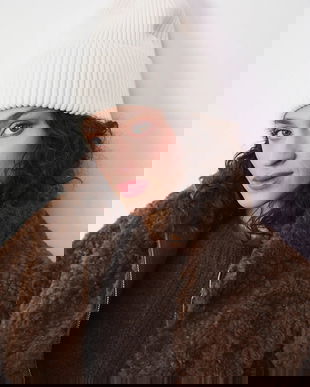 Medicine caciula culoarea bej