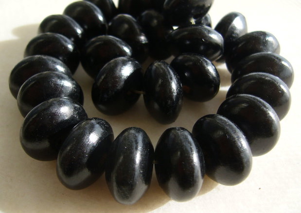 Rondele din lemn vopsit negru lucios aprox 11x19 mm (gaura aprox 3 mm)