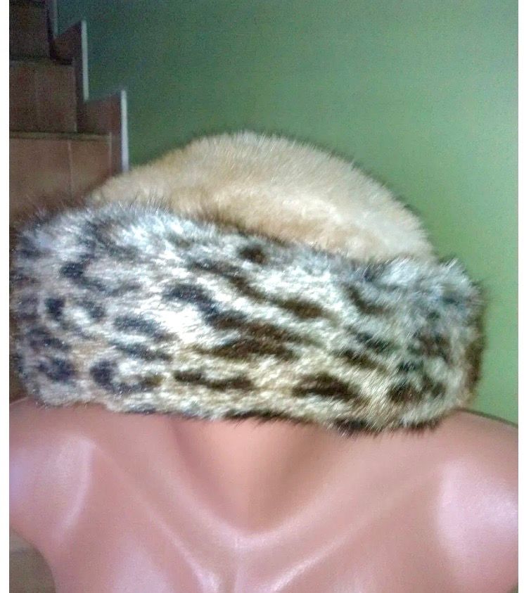 CACIULA ELEGANTA NURCA SI LEOPARD