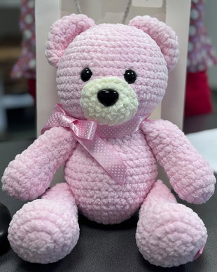 Ursuleț roz croșetat