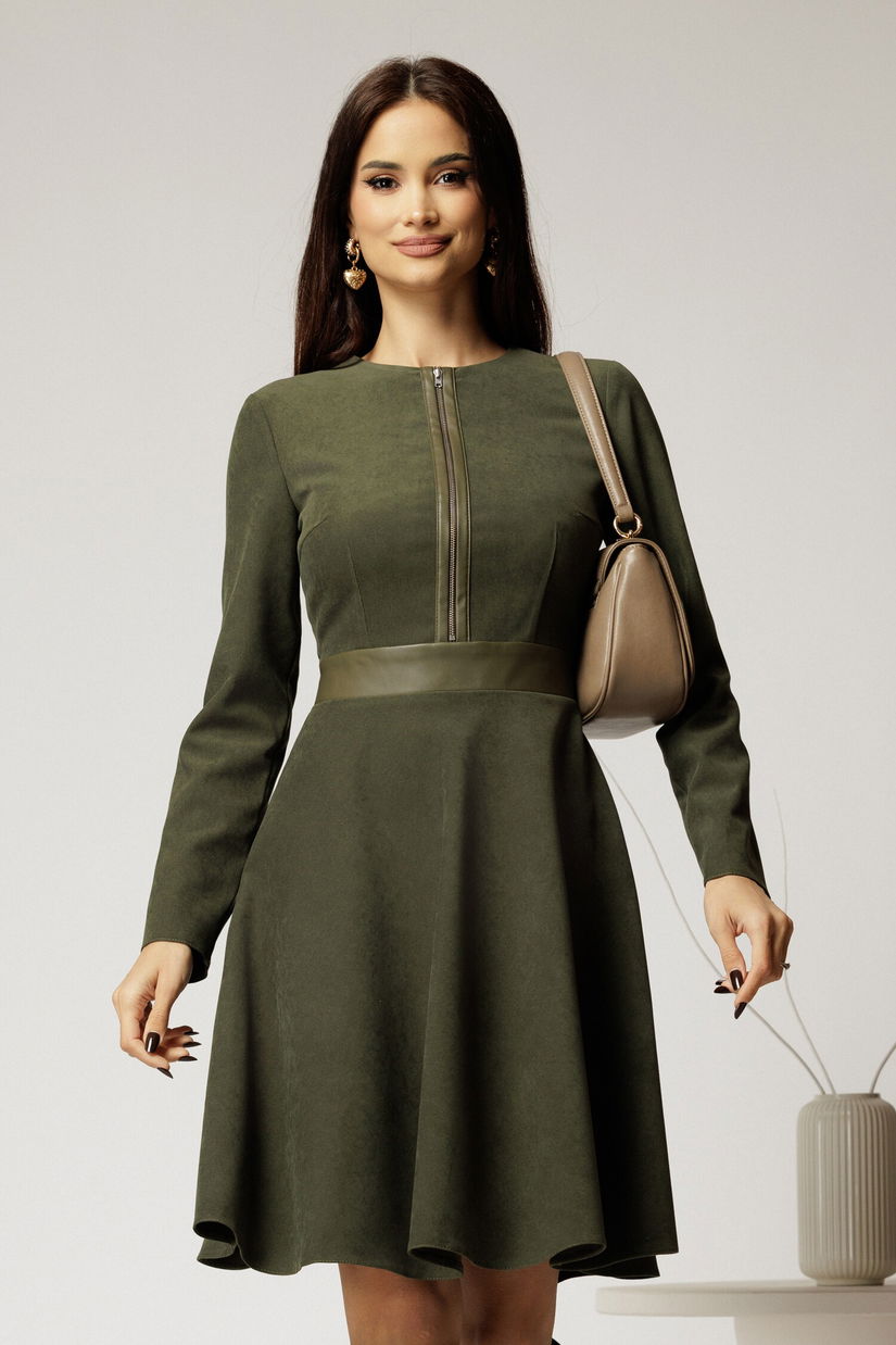 Rochie DY Fashion din stofa velur kaki cu fermoar metalic decorativ și inserții din piele