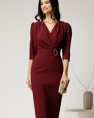 Rochie bordo conica cu decolteu petrecut si cordon in talie