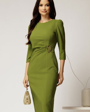 Rochie midi verde fistic eleganta cu accesoriu pe talie si pliuri