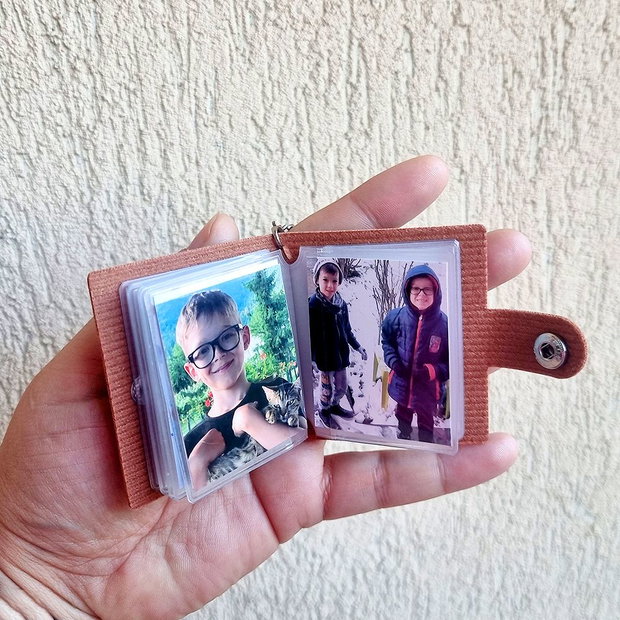 Breloc - Mini Album Poze