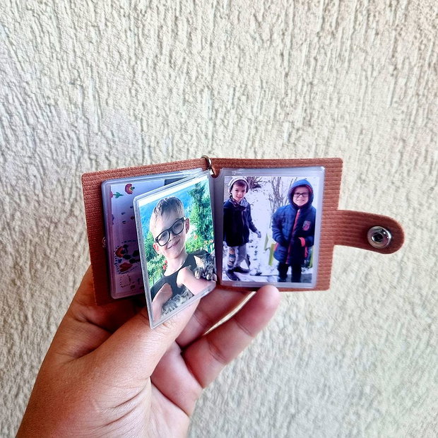 Breloc - Mini Album Poze