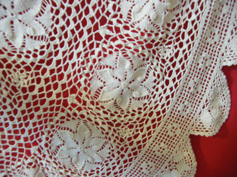 Fata de masa rotunda