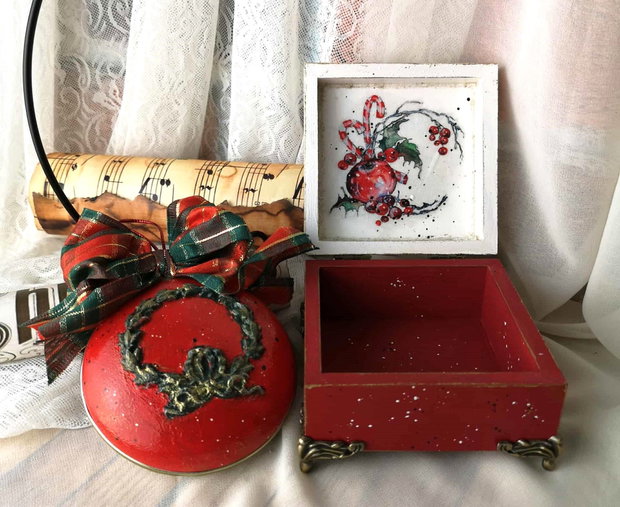 Set cadou cutie si glob - Cardinali de Craciun