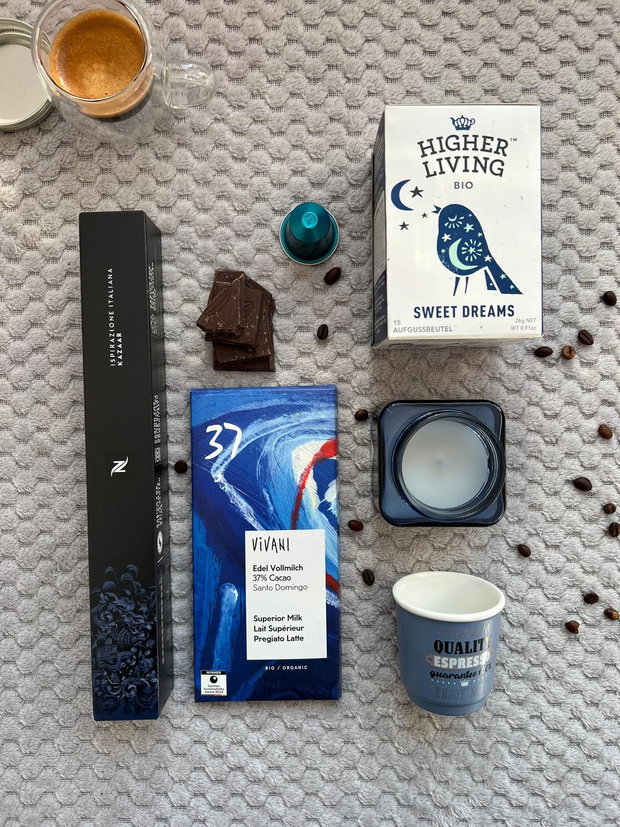 Set cadou pentru ea Bliss | lumânare, ceai relaxant, ciocolată neagră, espresso