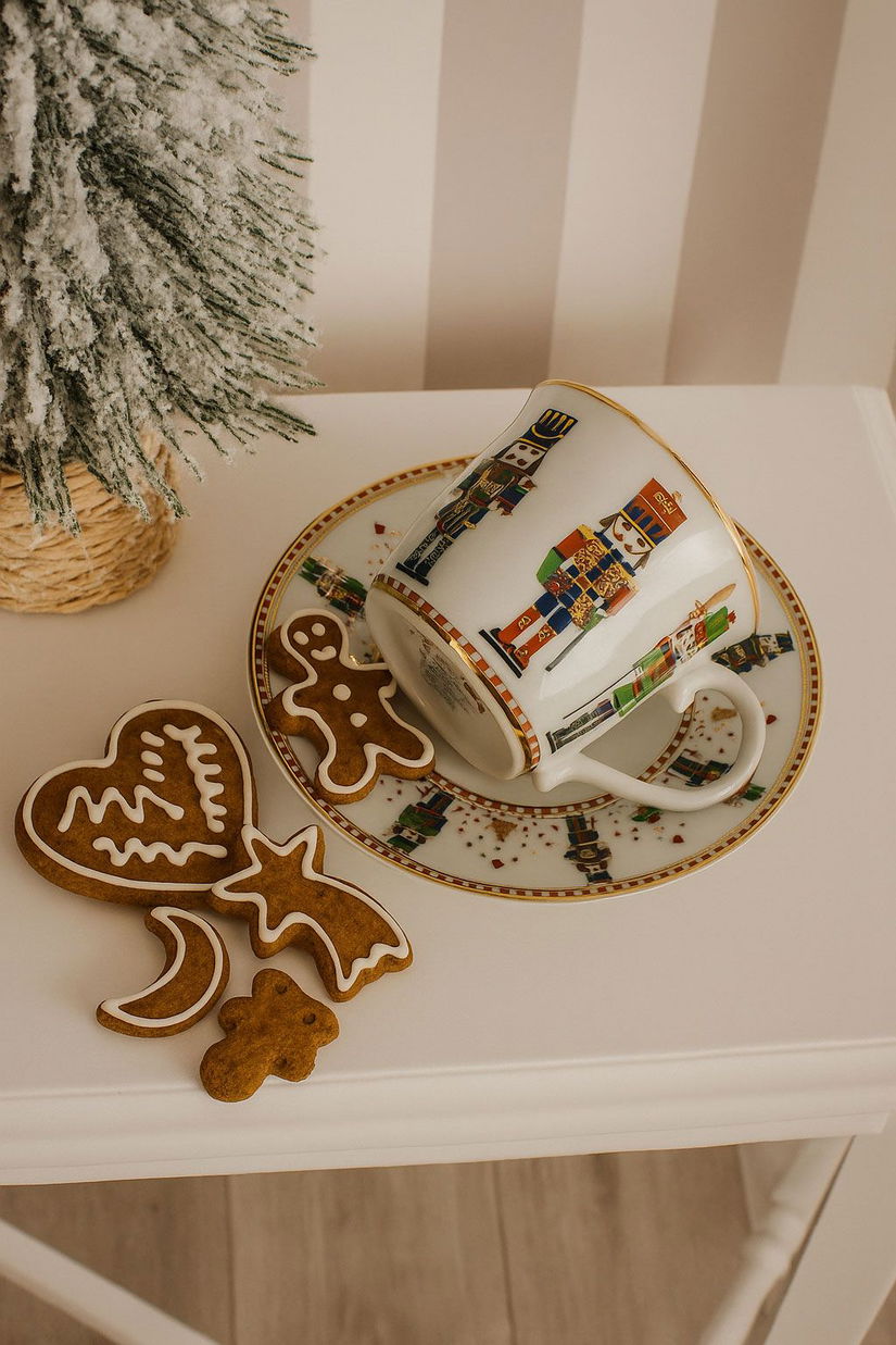 Set cadou Spargatorul de Nuci-ceasca Craciun si farfurioara