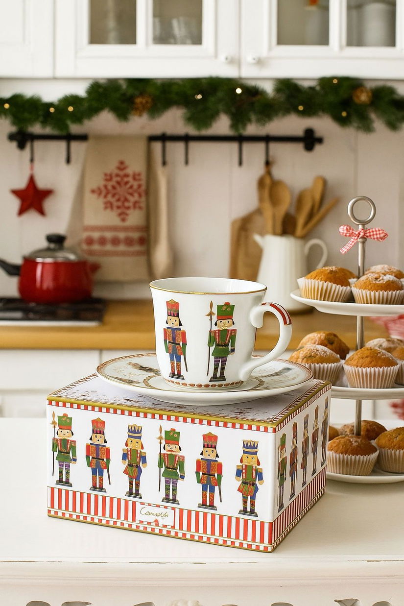 Set cadou Spargatorul de Nuci-ceasca Craciun si farfurioara