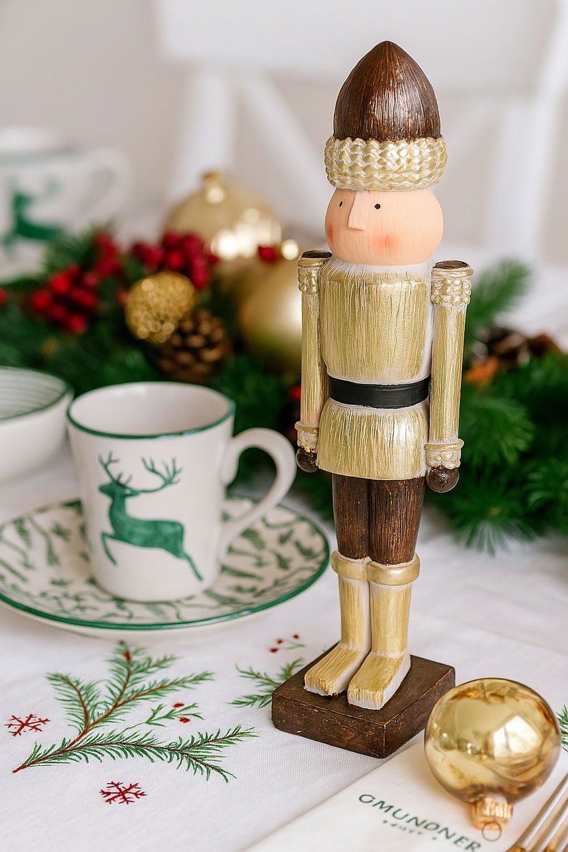 Figurina Craciun-Spargatorul de Nuci auriu