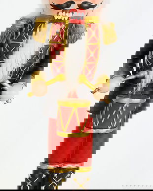 Figurina mare Spargatorul de Nuci cu tobita