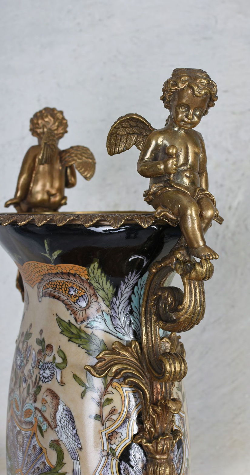 Amfora Craquelle din portelan cu ingerasi din bronz