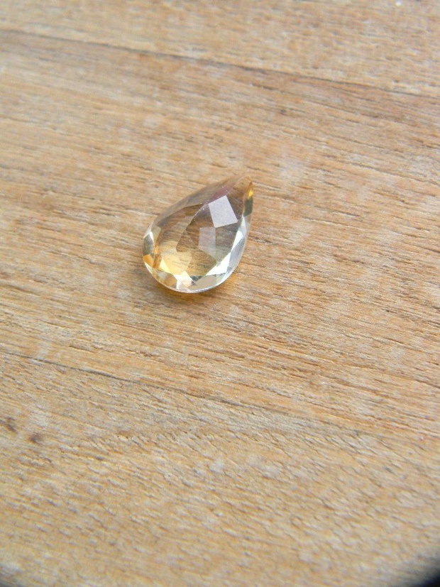Gema citrin (MN9-1)