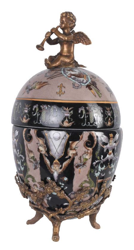 Bomboniera ou din portelan cu ingeras din bronz