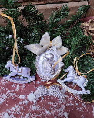 Set Decorativ de Crăciun  Lucrat Manual din Praf Ceramic, Lavandă Perlată & Accente Aurii