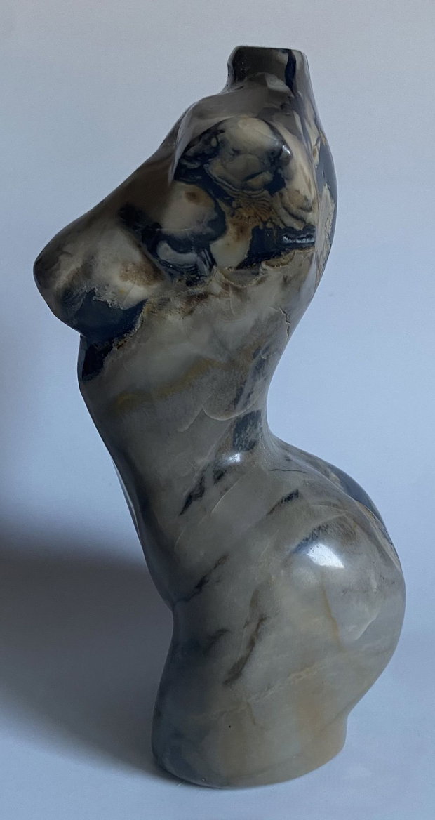 Agat Vulcanic - Sculptura nud piatra semipretioasa