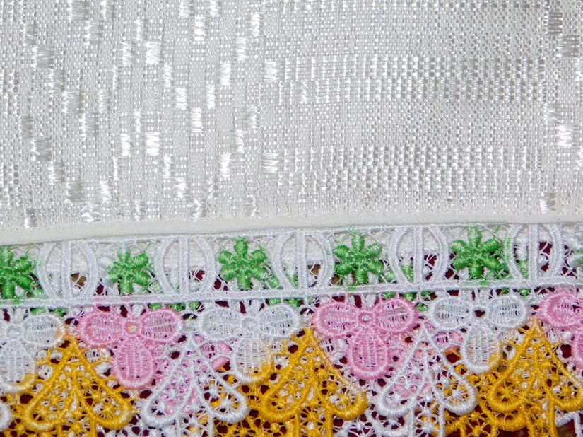 Centru de masa,interbelic ,  tesut cu fir de matase la razboi , deosebit