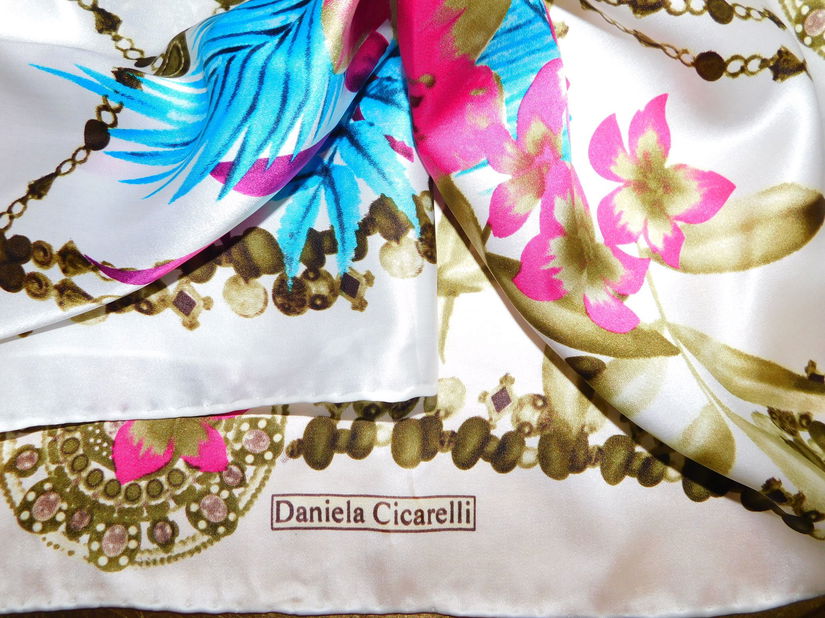 Esarfa noua Daniela Cicarelli,  combinatie  cu matase naturala , 90 x 90 cm , superba