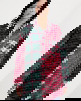 Tommy Jeans cămașă din bumbac culoarea roșu, cu guler clasic, relaxed, DN0DN00090