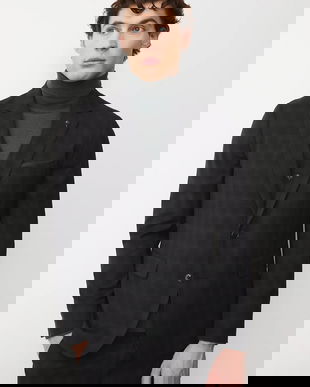 Medicine sacou culoarea negru