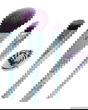 Set de pensule pentru machiaj si burete cosmetic Real Techniques Brush Crush Ruler Of The Skies, 4buc