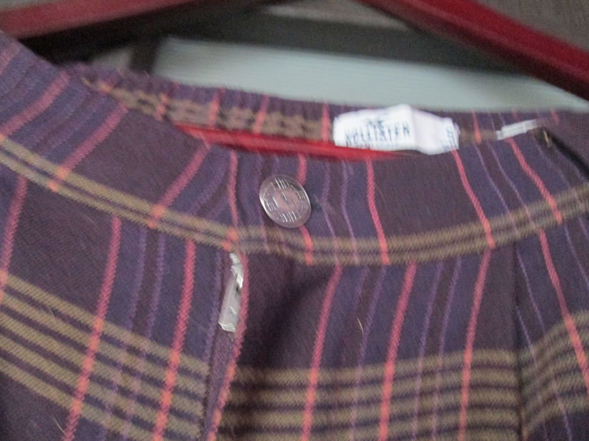 pantaloni mov carouri Hollister S