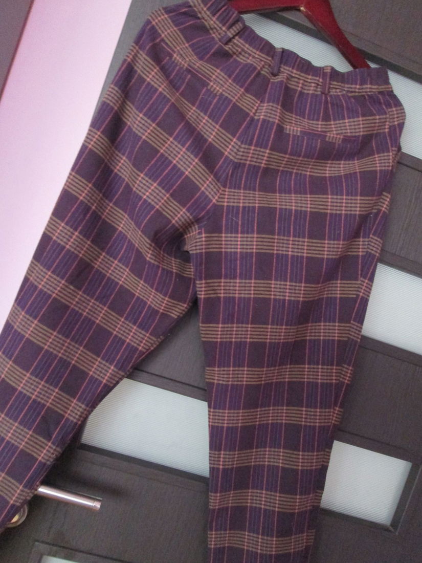 pantaloni mov carouri Hollister S