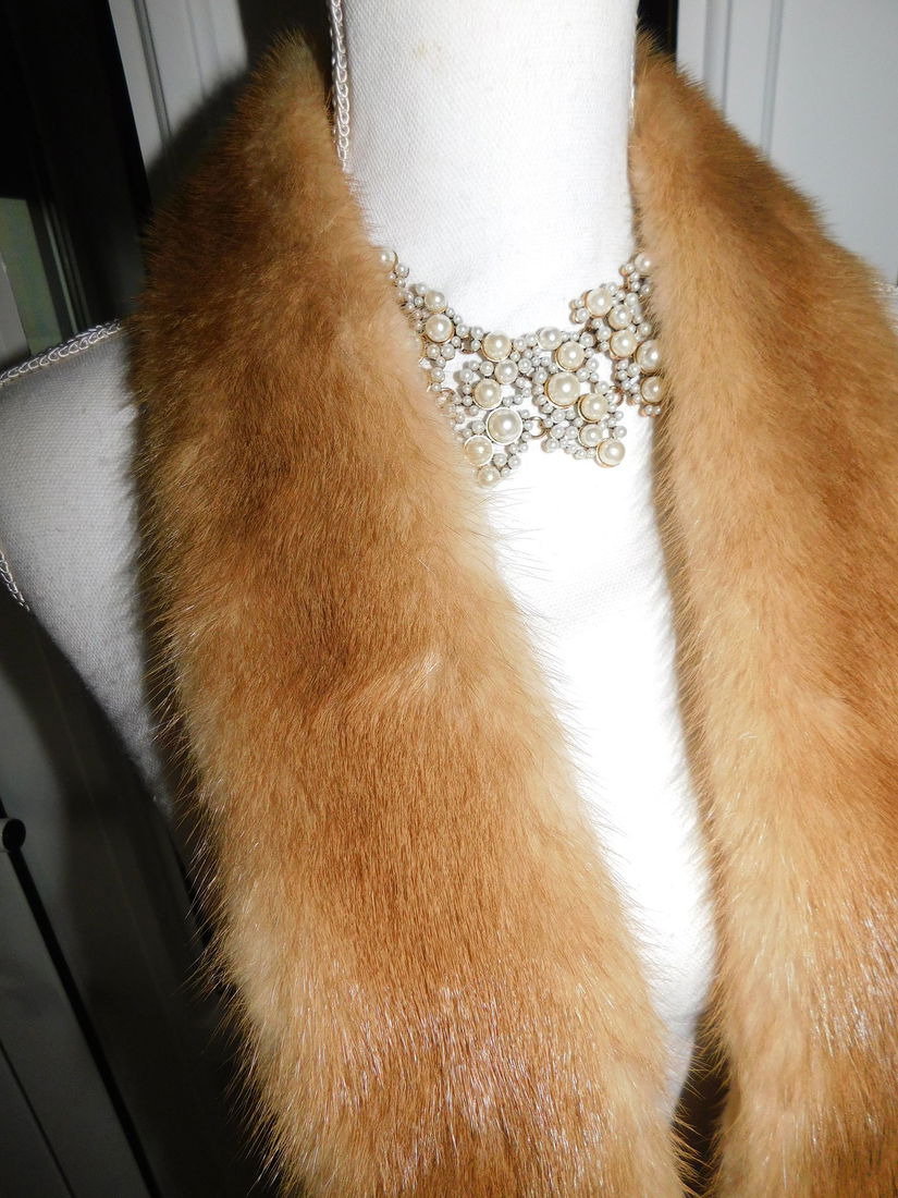 Sal   dublu  nurca  aurie ,  deosebit , neutilizat, colier cadou