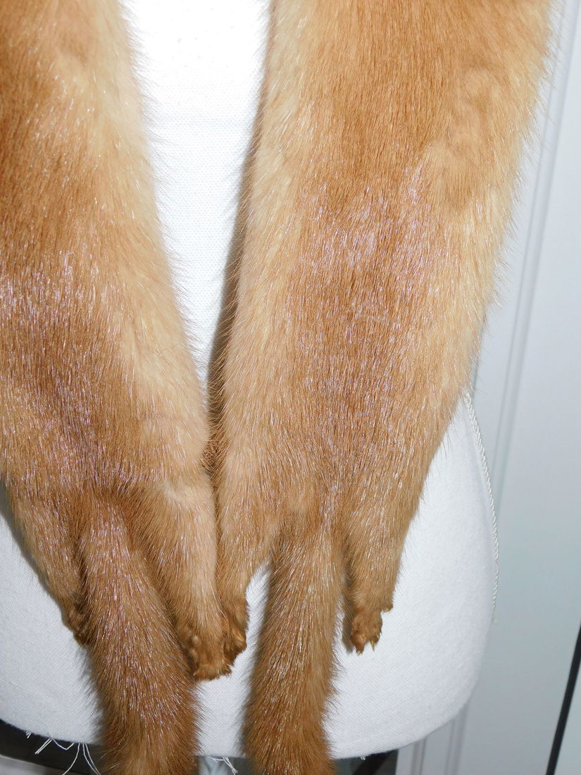 Sal   dublu  nurca  aurie ,  deosebit , neutilizat, colier cadou