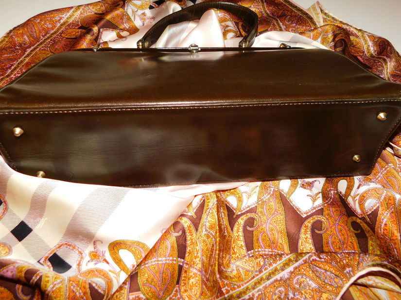 Poseta vintage Italia anii 70 , deosebita, autentica , esarfa designer cadou